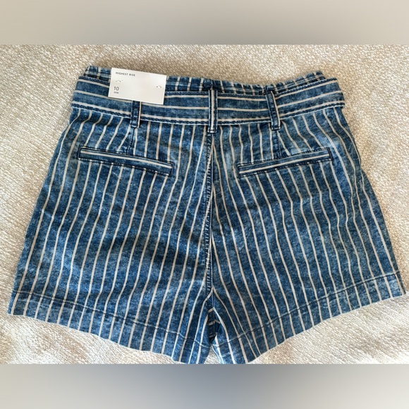 NWT American Eagle Striped Highest Rise Short - Size 10 - Picture 2 of 3